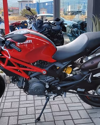 Ducati Monster 796