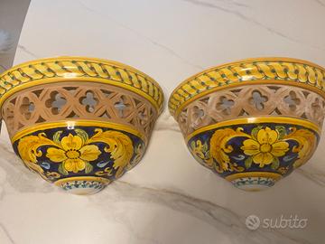 2 portavasi a parete in ceramica siciliana