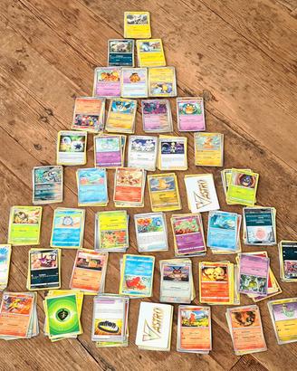 Carte Pokemon da collezione 