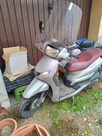 Scooter Peugeot tweet 50