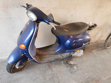 Piaggio Vespa 50 ET 4 TEMPI (per ricambi)