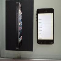 2 iphone, 5 e 5s entrambi da 16 gb