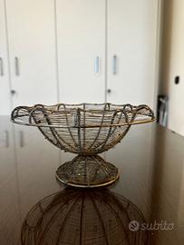 Ciotola decorativa in filo metallico con inserti d