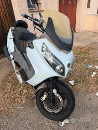 Scooter Sym 400