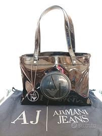 Armani jeans outlet borsa nera lucida