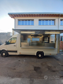 Autonegozio paninoteca ambulante food truck