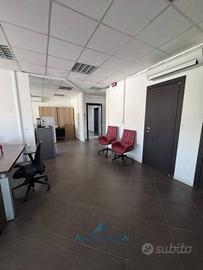 Immobile di 320 m² a Napoli