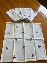 Tovaglioli in stoffa con disegno foglie