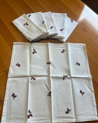 Tovaglioli in stoffa con disegno foglie