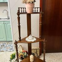 Angoliera artigianale in legno - pezzo unico