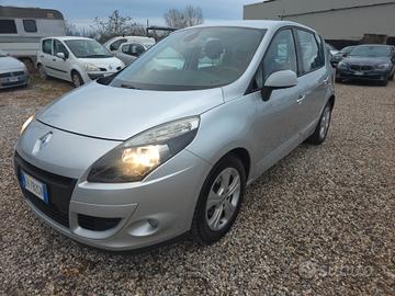 Renault Scenic Scénic X-Mod 1.5 dCi 110CV Luxe