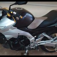 moto suzuki GSR600