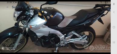 moto suzuki GSR600