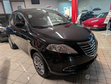 Lancia Ypsilon 0.9 TwinAir 85 CV 5 porte Metano