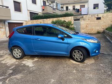 Ford fiesta 1.4 Benzina automatico 97cv anno 2010
