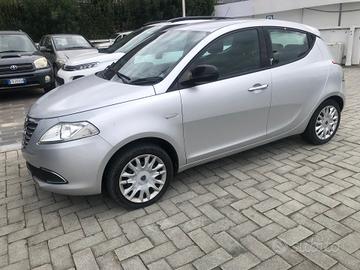 Lancia Ypsilon 1.2 69 CV 5 porte S&S Silver