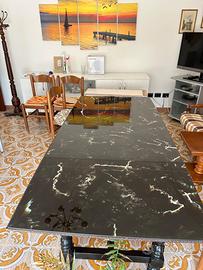 Lastra in verto effetto marmo su base nera