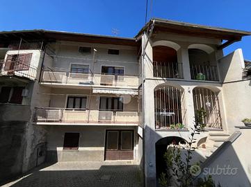 CASA SEMINDIPENDENTE A BROSSO