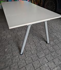 Scrivania bianca Ikea