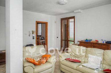 Appartamento di 123 m² con 4 locali e box auto a C