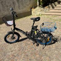 Bicicletta pieghevole assistita elettrica