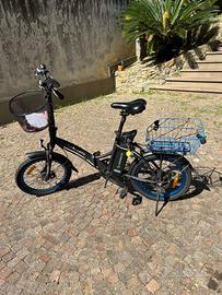 Bicicletta pieghevole assistita elettrica