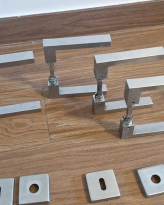 Maniglie satinate per porte interne