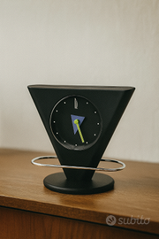Orologio da Tavolo Vintage – Design Geometrico