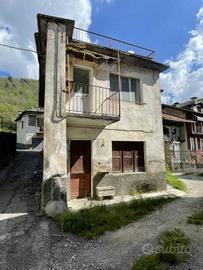 Casa indipendente a San Damiano Macra, 4 locali