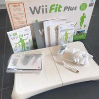 Wii fit plus mai usata con cavi e due telecomandi