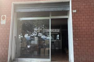 Locale commerciale in centro a Grizzana Morandi