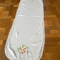 Runner tavolo vintage anni 60 ricamato a mano