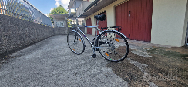 codice della strada bicicletta da corsa in citta