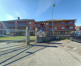 2 LOCALI A GASSINO TORINESE