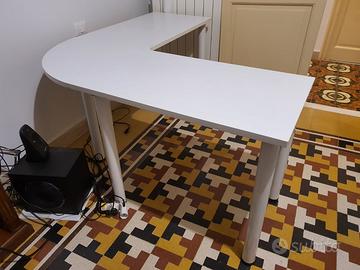 scrivania angolare piedi regolabili