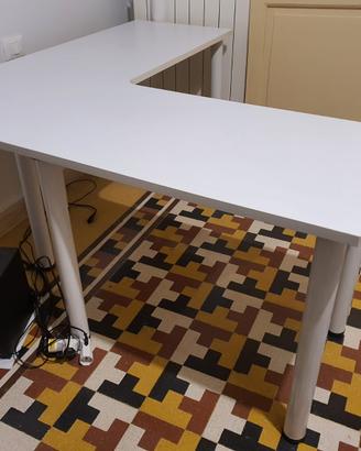 scrivania angolare piedi regolabili