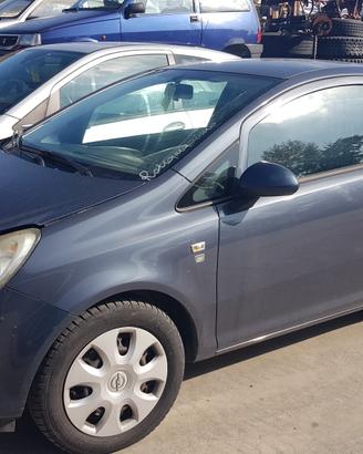 Opel Corsa  1.3 diesel anno 2010 tutto x ricambi