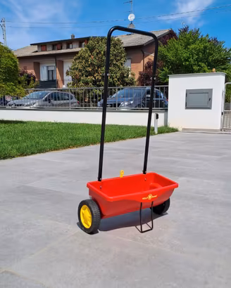 Seminatrice per prato