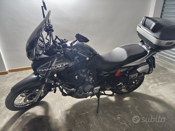 Moto Transalp 700