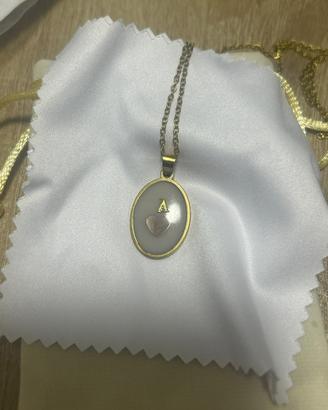Collana con ciondolo ovale personalizzabile