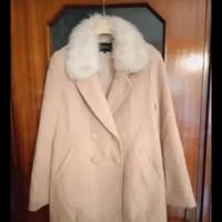 Cappotto beige laminato con pelliccia sintetica do