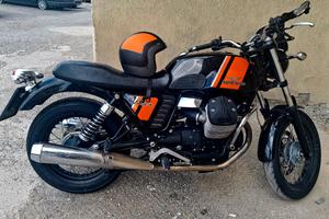 Moto Guzzi V7 special 