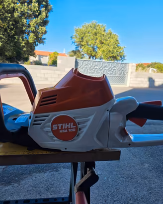 Tagliasiepi a batteria stihl HSA 100