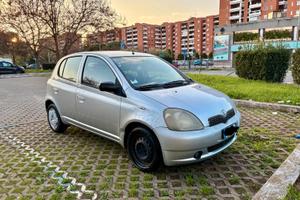 Toyota yaris 2002 affidabile economica
