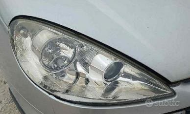 fari peugeot 807