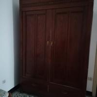 armadio antico in legno