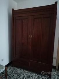 armadio antico in legno