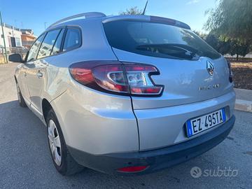 Renault MEGANE 1.5 dci 2015 -CAMBIO AUTOMATICO