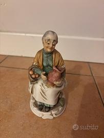 Statuina vintage in ceramica dipinta
