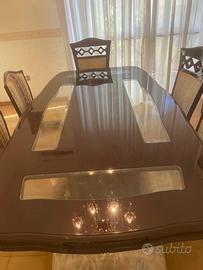 Sala da pranzo completa in legno lucido e vetro
